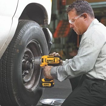 best-cordless-impact-wrench-for-automotive